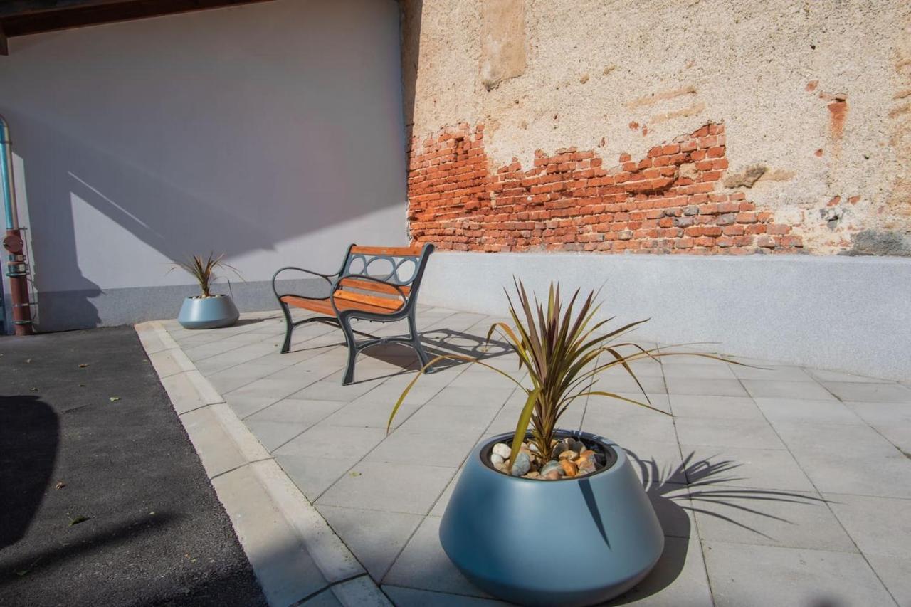 Apartmani Kac Karlovac Extérieur photo